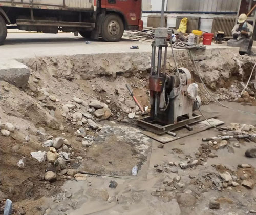 嘉黎公路下沉压浆